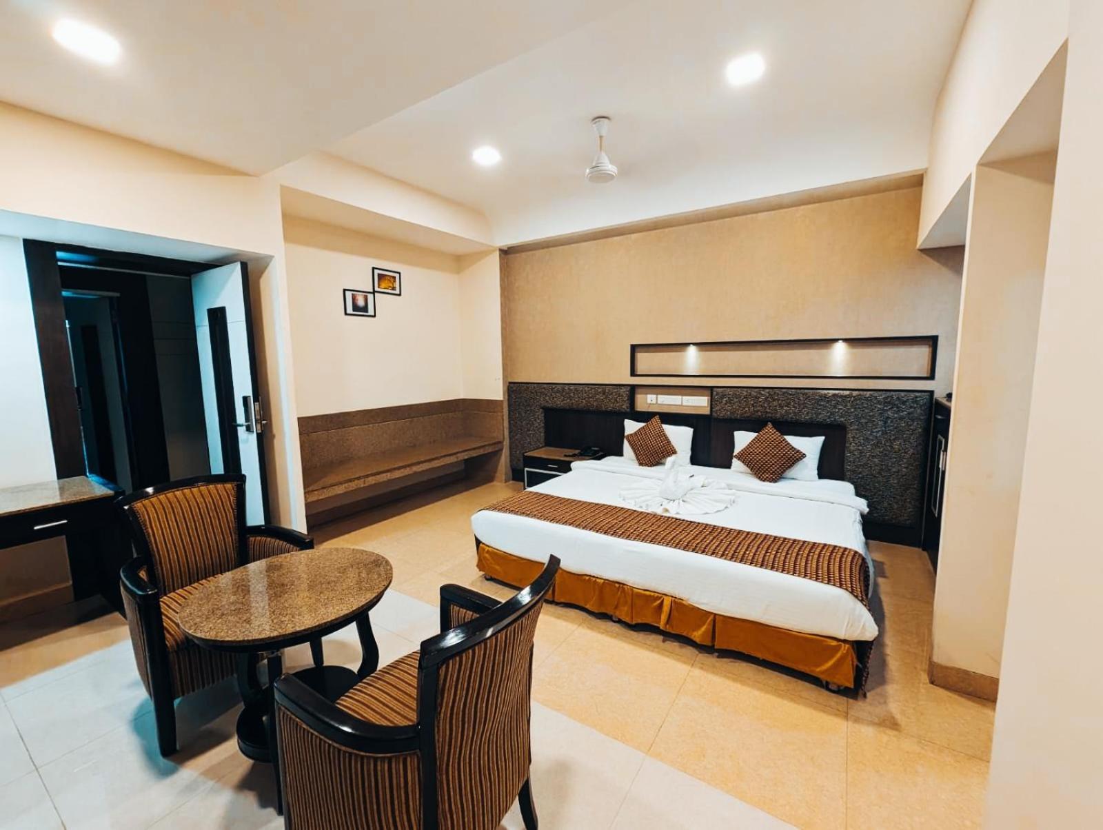 Hotel Southern Residency Kelambakkam Exterior photo