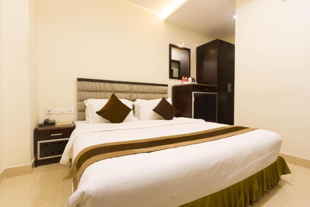Hotel Southern Residency Kelambakkam Exterior photo