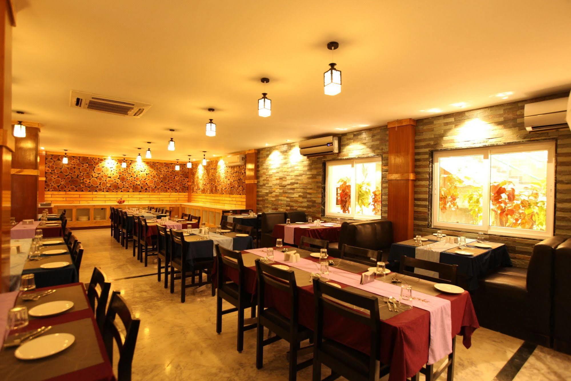 Hotel Southern Residency Kelambakkam Exterior photo