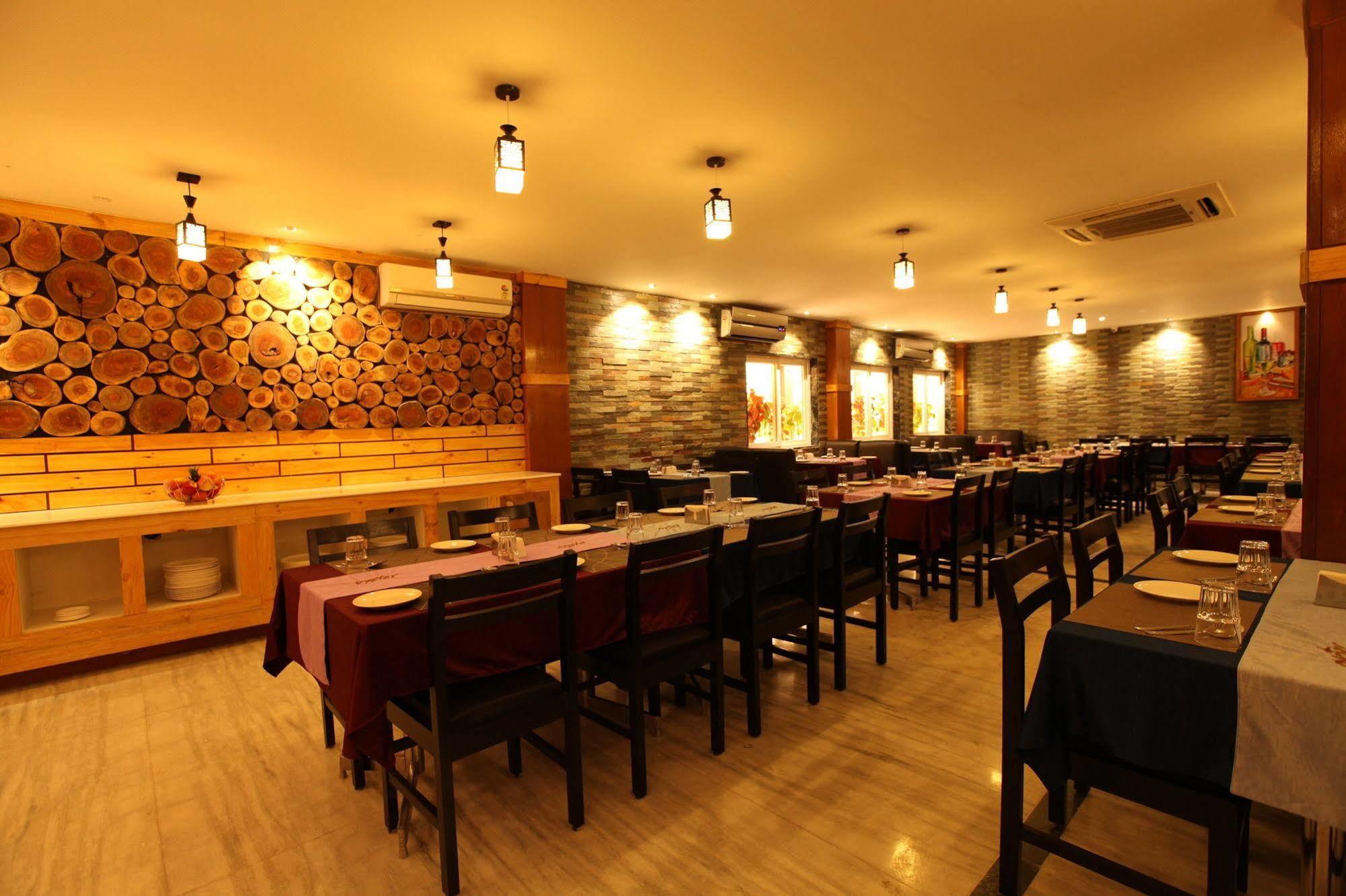 Hotel Southern Residency Kelambakkam Exterior photo