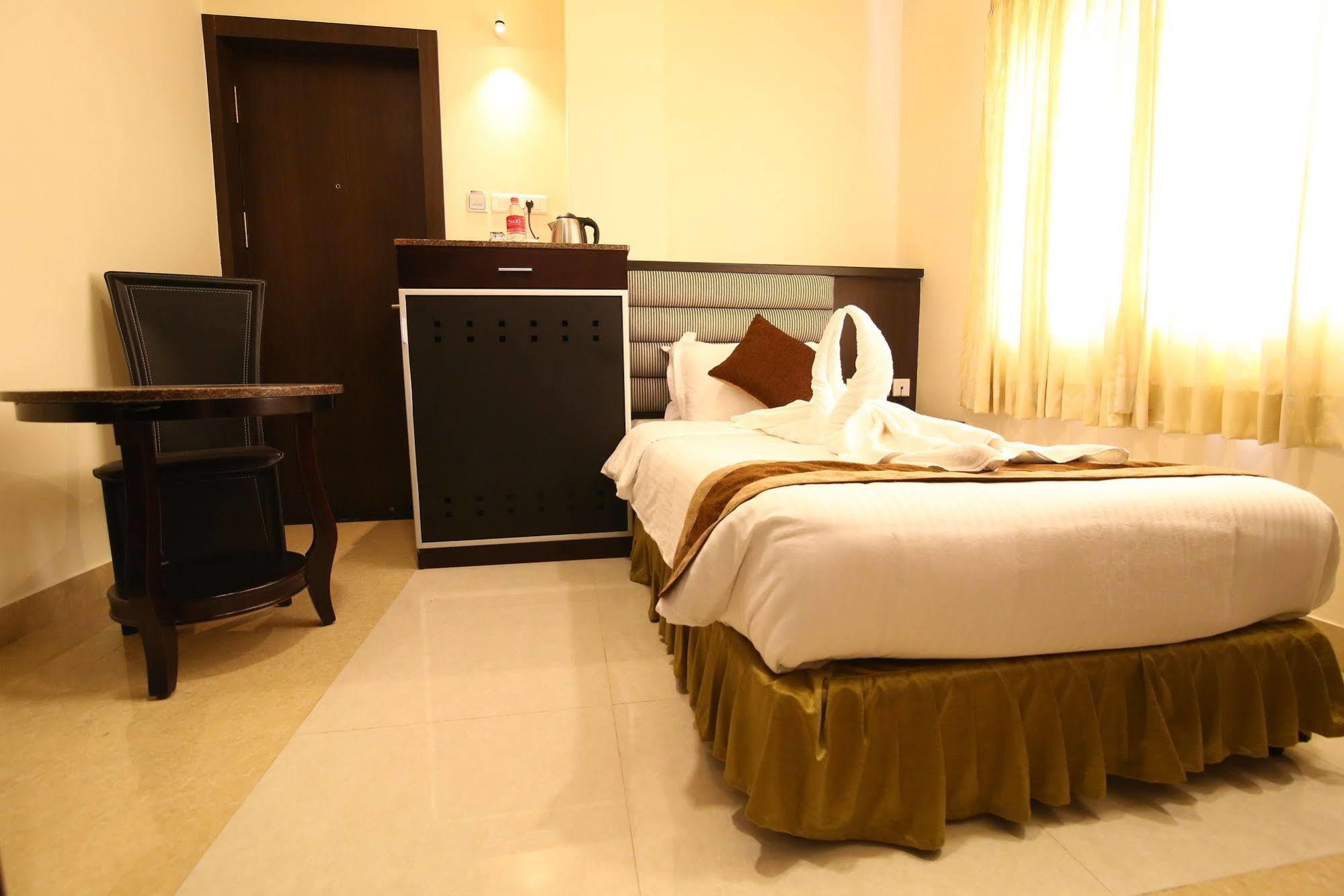 Hotel Southern Residency Kelambakkam Exterior photo