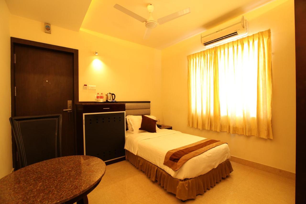 Hotel Southern Residency Kelambakkam Exterior photo